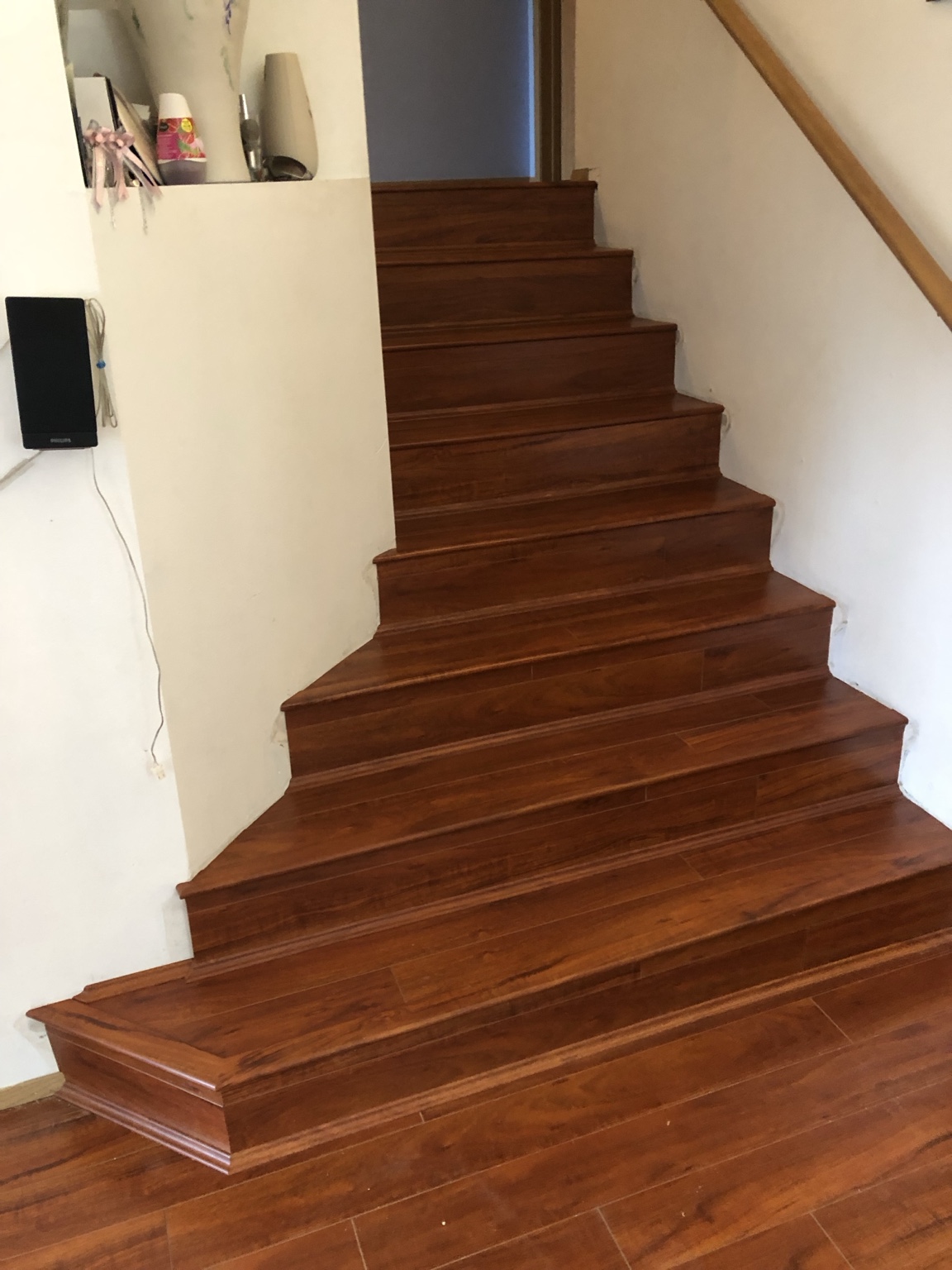 Finished hardwood staircase